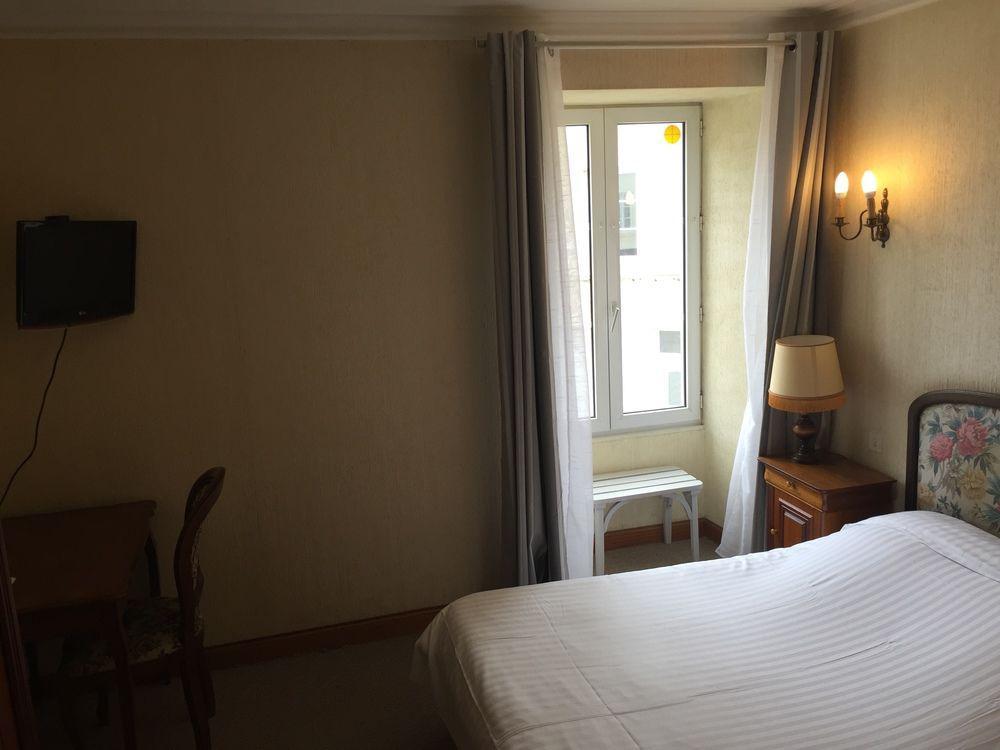 Hôtel Central Chaunay Buitenkant foto