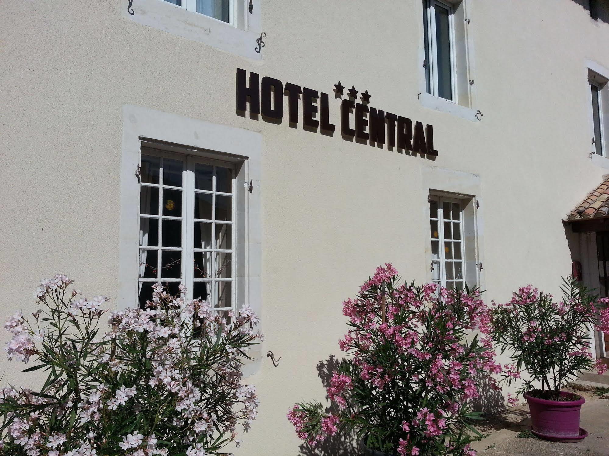 Hôtel Central Chaunay Buitenkant foto